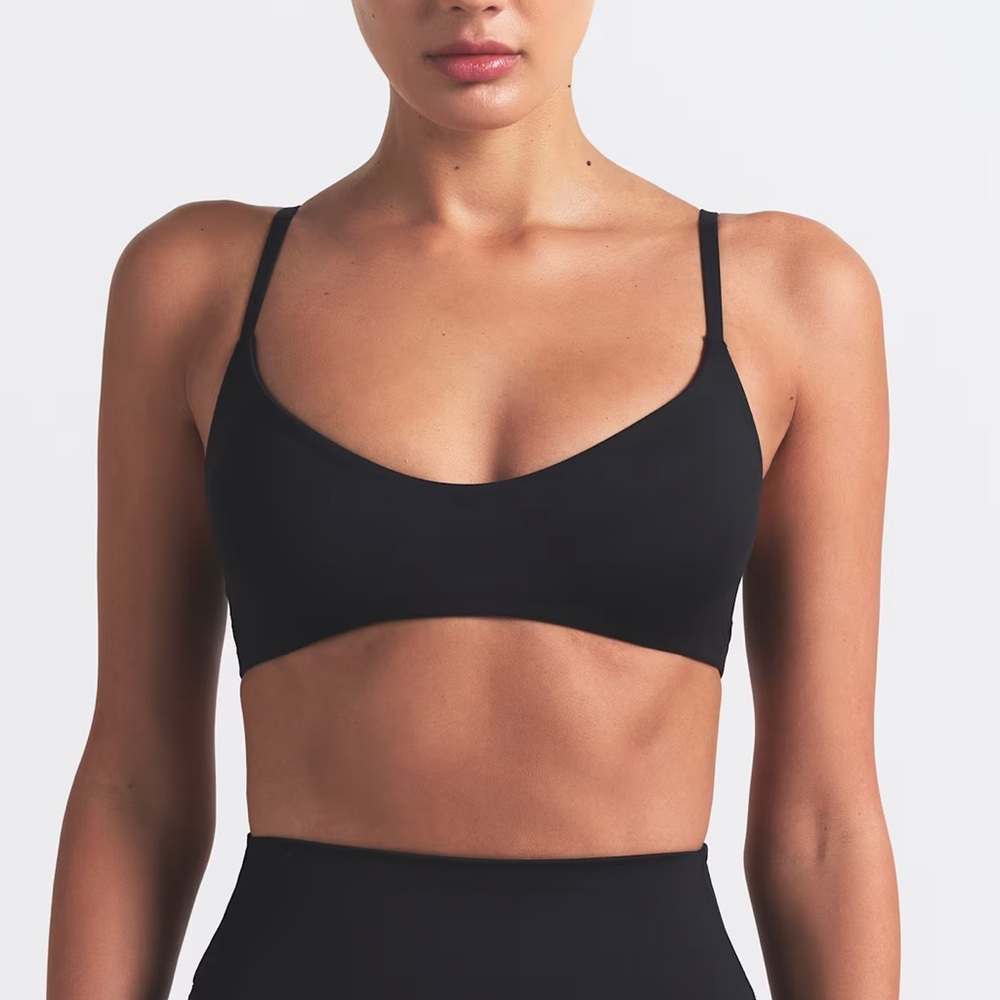 NikeSKIMS MATTE MICRO SCOOP BRA | OBSIDIAN M